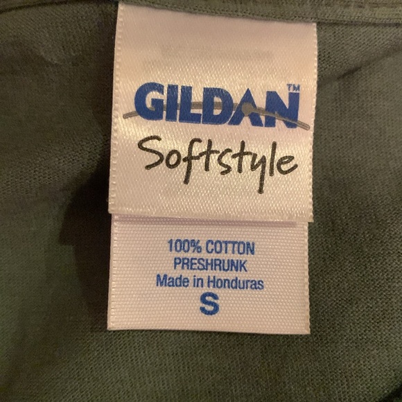 GILDAN soft style long sleeve t-shirt. Size SMALL - Picture 6 of 7